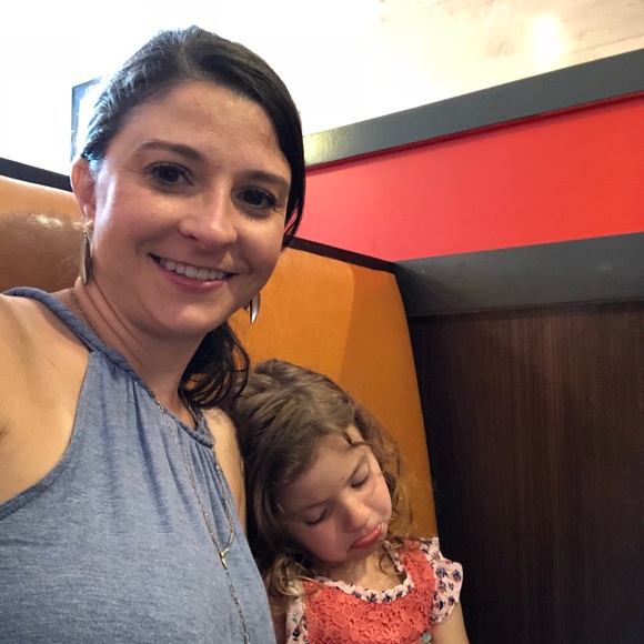 Meet your Posher, Leigh - Picture 1 of 1